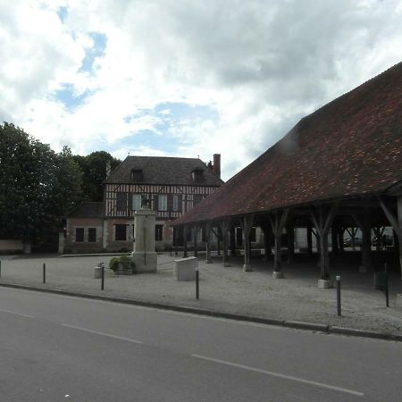 Le Breuil Hotel Piney Exterior photo